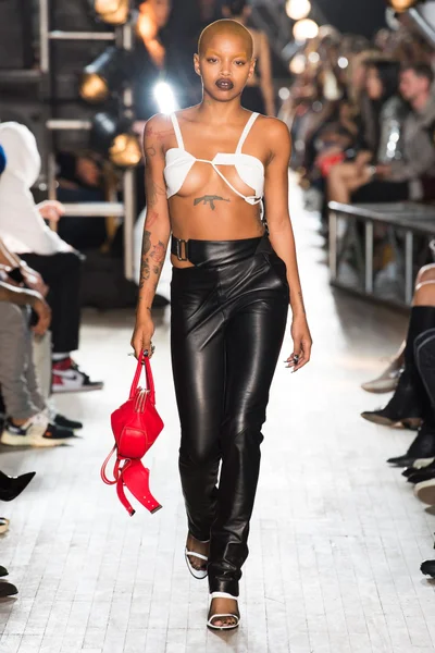 Look 3